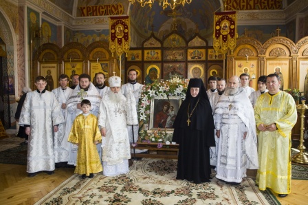 В Свято-Никольский женский монастырь Ташкента спустя век возвратилась святыня