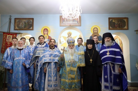 Престольный праздник отметили в женском монастыре в Дустабаде