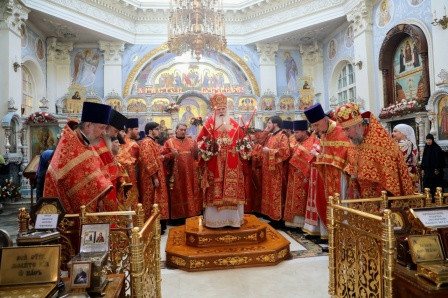 Духовенство и миряне поздравили архипастыря с Пасхой Христовой