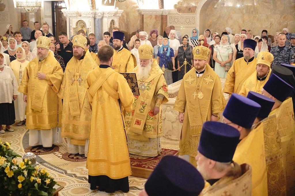 В кафедральном соборе Рождества Христова г. Челябинска отметили престольный праздник
