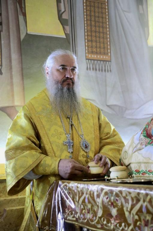 Архипастыри епархий Среднеазиатского митрополичьего округа совершили Литургию в Ташкенте
