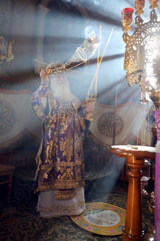 С любовью и смирением нести свой крест
